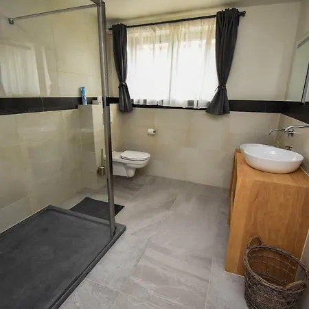 De Bloesem Bed & Breakfast Hoeselt